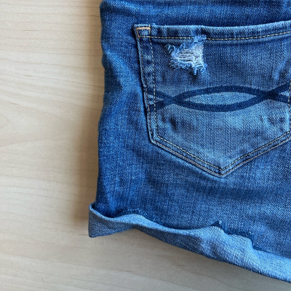 Abercrombie & Fitch Jean Shorts - Picture 6 of 6